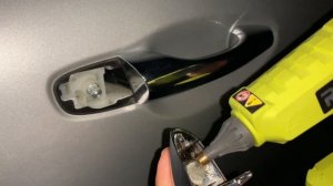 Fixing Kia Sorento door handle