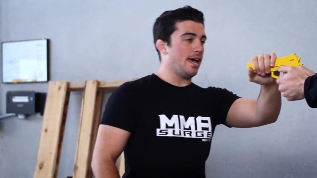 How to Disarm a Gunman смотреть онлайн