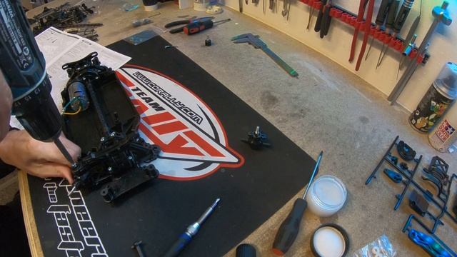 Tamiya Mercedes AMG GT3/Zusammenbau Teil 3 (German) смотреть онлайн