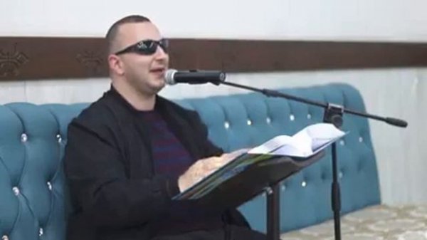 МашаЛлах слепой очень красиво читает Коран