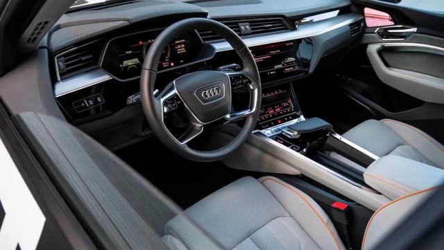 DESIGN PREVIEW: AUDI E-TRON PROTOTYPE l INTERIOR PICS l 2020 Crossover’s Cabin Gets Door Screens смотреть онлайн