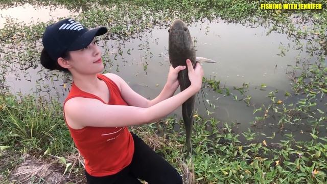 First Time Girl Fishing With SNAKE For GIANT Snakehead Fish