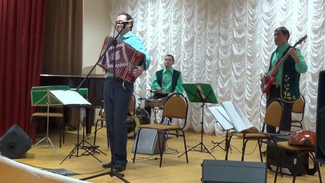 Парень НАЯРИВАЕТ МОРДОВСКИЙ ТАНЕЦ на ГАРМОШКЕ / Татарский Ансамбль "ЯШЬЛЕК"/ Mordva Music смотреть онлайн