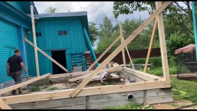 Терраса своими руками / как мы делали пристройку к дому /веранда / беседка / жизнь в деревне смотреть онлайн