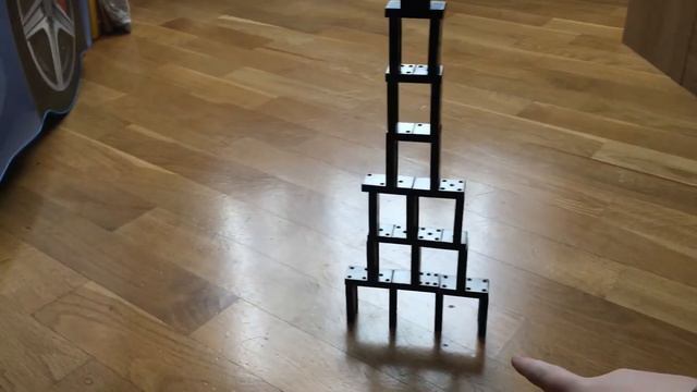 Эйфелева башня из домино смотреть онлайн