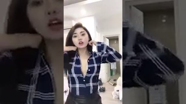 Lan Anh Nguyễn đẹp như một nữ thần смотреть онлайн