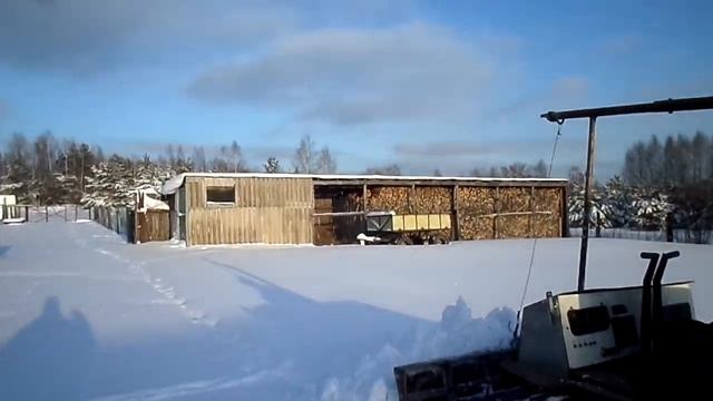 Убираю снег на самодельном гусеничном вездеходе МИТРИЧ. устьяново