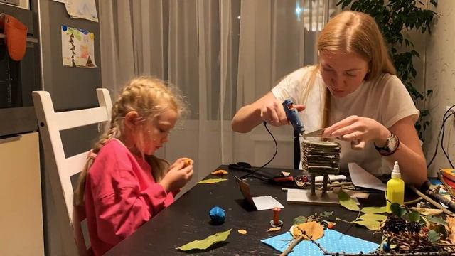 Осенняя поделка Избушка на курьих ножках / Autumn craft Hut on chicken legs / cabaña artesanal смотреть онлайн