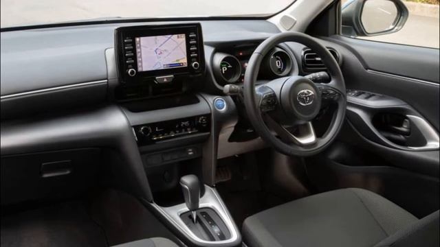 2020 Toyota Yaris Cross смотреть онлайн
