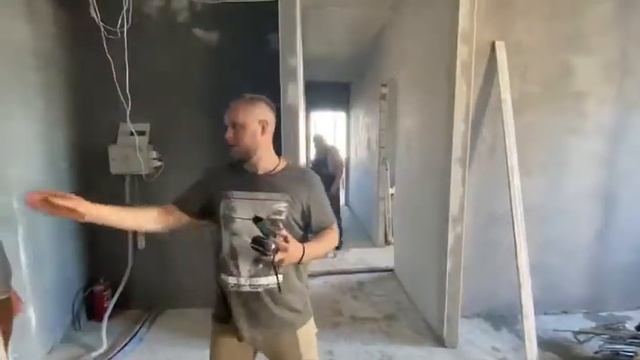 Принимаем работы у субподрядчиков по возведению перегородок и оштукатуриванию. смотреть онлайн