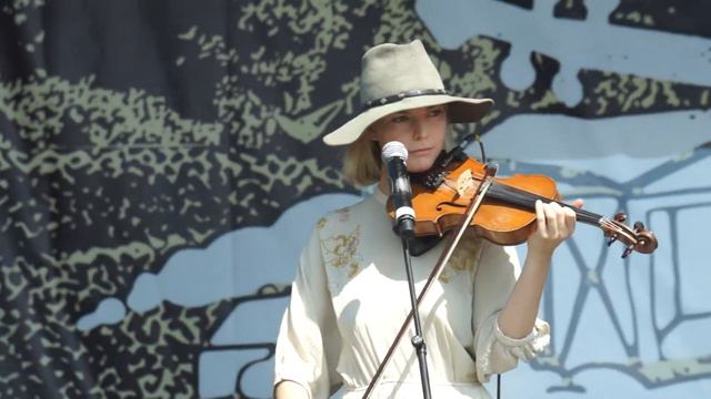 Karen Elson, Pilgrimage Festival, Franklin, TN 09.24.17 смотреть онлайн
