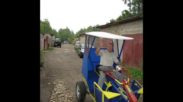 Покатушки у гаража.wmv смотреть онлайн