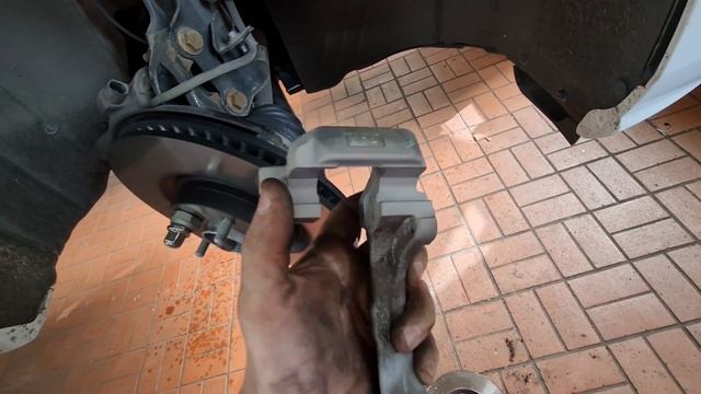 Форд Фокус замена передних тормозов. смотреть онлайн