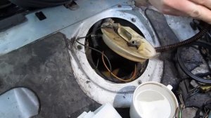 Как снять бензонасос AUDI а6 с5 quattro