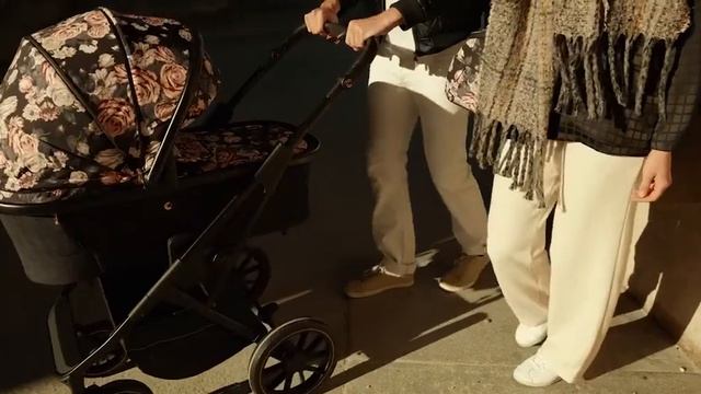Коляска Cavoe Axo Style обзор La Rose с цветами смотреть онлайн