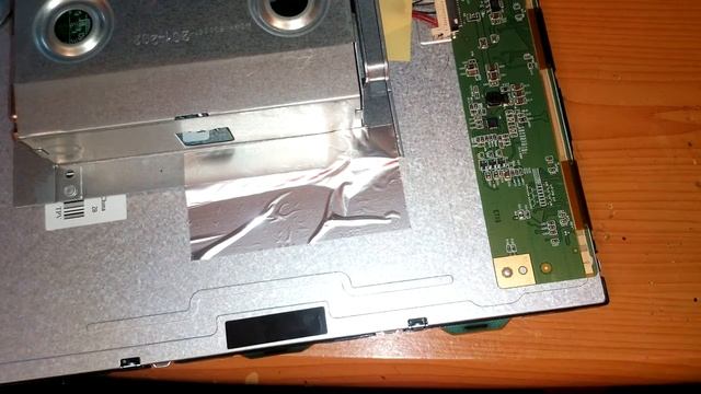 Ремонт монитора Philips 196V3L. Дефект матрицы - артефакты на изображении. смотреть онлайн