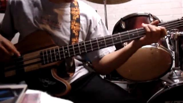 Nirvana-Polly [Bass cover] смотреть онлайн