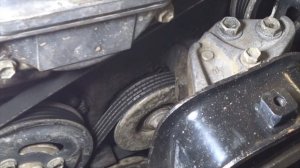 Toyota Vitz scp-10 1SZ Замена ремня генератора (приводного ремня). Alternator belt replacement.