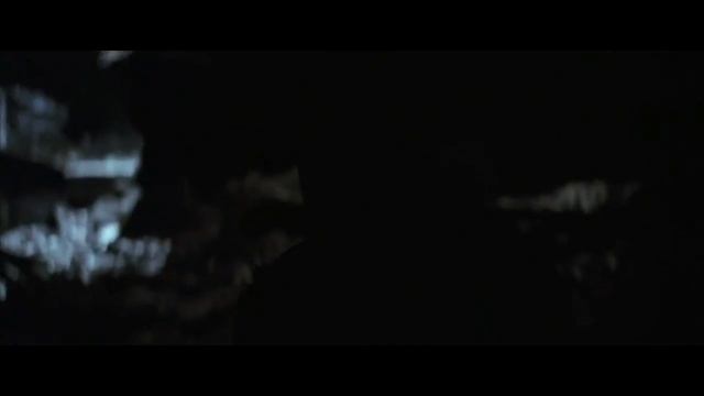 Batman Begins: Bruce Wayne embraces his worst fear. смотреть онлайн