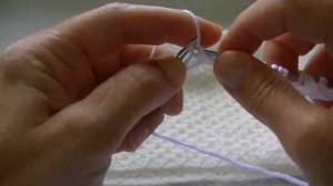 ВЯЖЕМ САМУЮ ПОПУЛЯРНУЮ "АЖУРНУЮ СЕТКУ"  БЕЗ НАКИДОВ ПО КРУГУ .