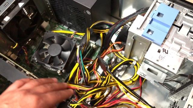 HOW to Fix- PLEASE POWER DOWN AND CONNECT THE PCIe POWER CABLE FOR THIS GRAPHICS CARD [2020] смотреть онлайн