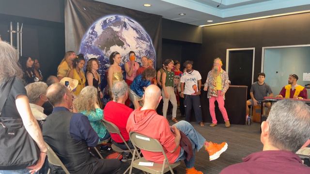 Rev Billy and Stop the Shopping Choir tell Saint Malachy "War is Everywhere" смотреть онлайн