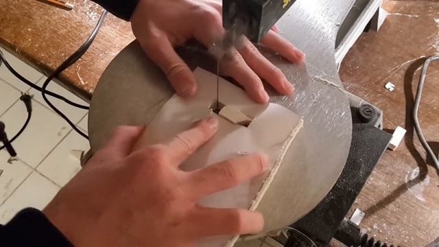 How To Make A Katana Stand ( 'Katanakake' ) - Free Templates