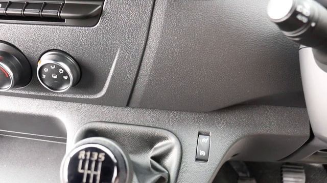 NV71 EZM 2021 (71) RENAULT MASTER EURO 6 135BHP 14'2" XLWB XHIGH LOW LOADER / LUTON BOX VAN смотреть онлайн