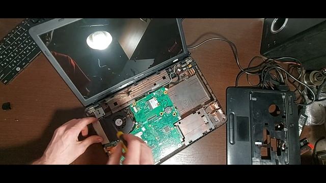 Апгрейд ноутбука Toshiba Satellite C650-14E, замена процессора, оперативной памяти SSD диск смотреть онлайн