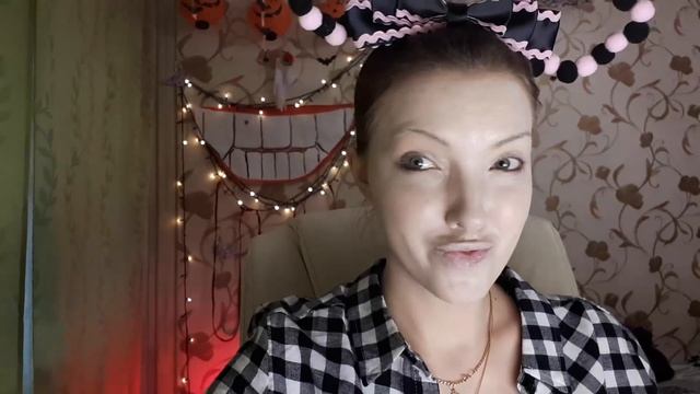 Идея на Хэлоуинн : Красная Королева смотреть онлайн