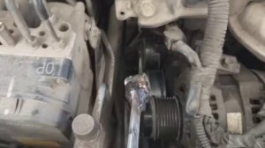 TOYOTA Camry 40 2.4, замена обводного ролина, чем окрутить болт под звезду.