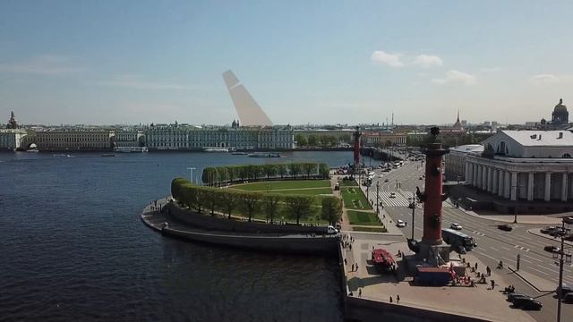 Аэросъемка Ростральных колонн на стрелке Васильевского острова. смотреть онлайн