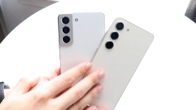 Samsung Galaxy S24 Vs Samsung Galaxy S22! (Quick Comparison) смотреть онлайн