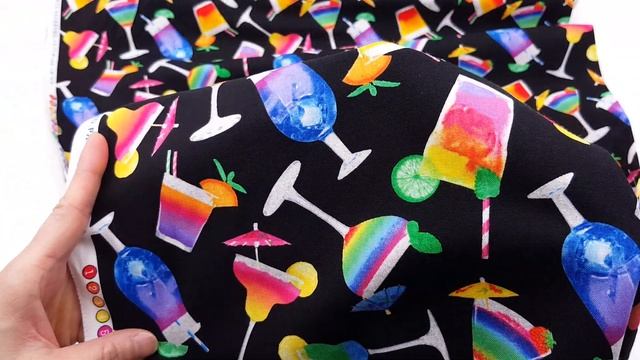 colorful cocktail drinks fabric with glitter by Timeless Treasures in black смотреть онлайн