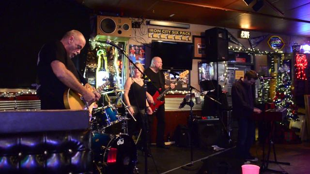 Hip Shake / The John Weeks Band смотреть онлайн