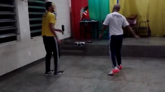 Capoeira Nova Visão monitor Ronaldo baiano e monitor Victor - 03 смотреть онлайн