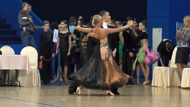 Рожков Сергей - Дичка Вероника. Чемпионат Москвы. F Quickstep смотреть онлайн