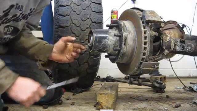 Rebuilding a dana 60 for the Super C project смотреть онлайн