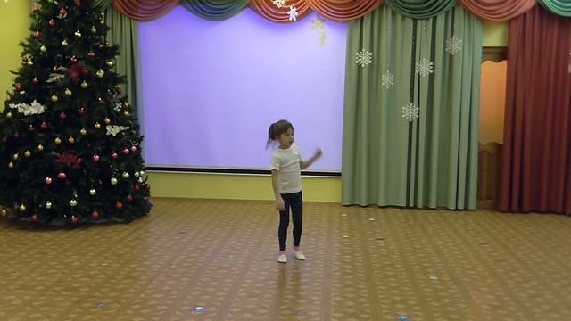 Стихотворение в движении "Котенок"(декабрь 2017) Маша смотреть онлайн