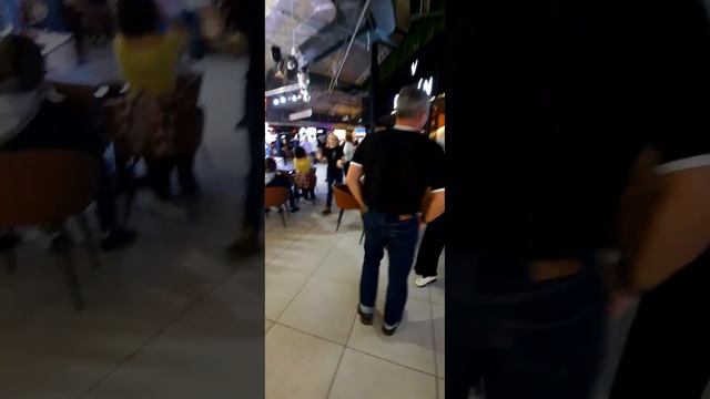 живая музыка в тц Тишинка, Москва(1) смотреть онлайн