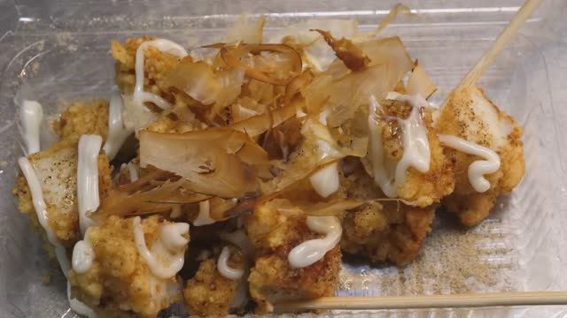 Жареный кальмар в кляре смотреть онлайн