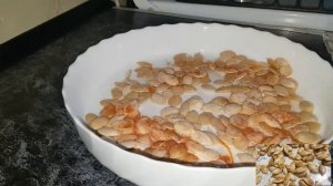 как очень вкусно подсушить семечки с тыквы?