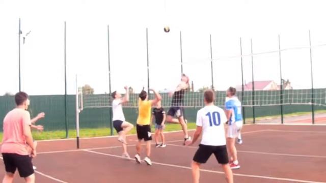 ВОЛЕЙБОЛ прыгнул с одной ноги смотреть онлайн