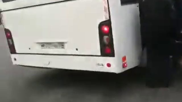 Выход из автобуса смотреть онлайн