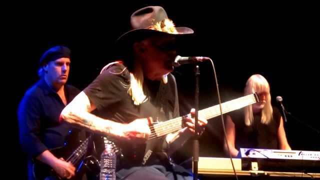 Johnny & Edgar WINTER - Good Morning Little School Girl - Olympia @ Paris - 07.04.2013 смотреть онлайн