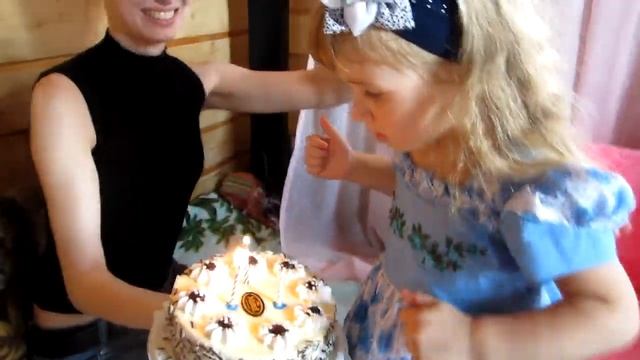 Что будет если купить не те свечи на день рожденье ребенку! смотреть онлайн