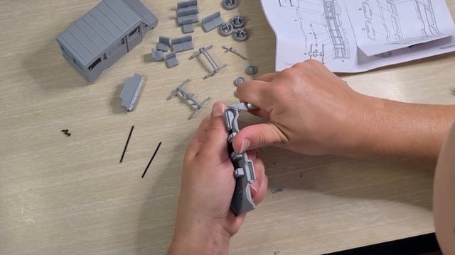 ЕрАЗ-763 - Автомобиль из Армении. AVD Models. Обзор и сборка масштабной модели. смотреть онлайн