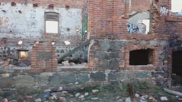 Развалины у реки смотреть онлайн