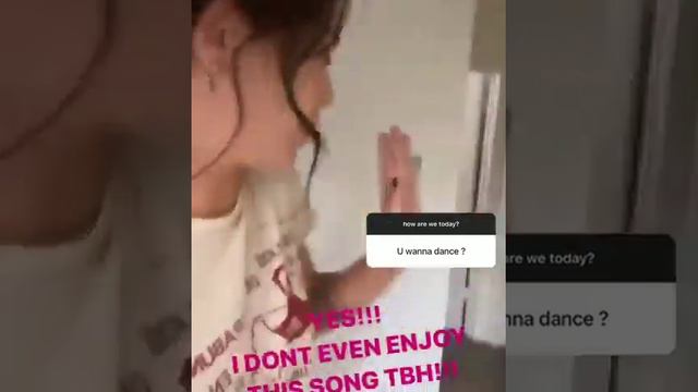 Rosa Salazar dancing смотреть онлайн