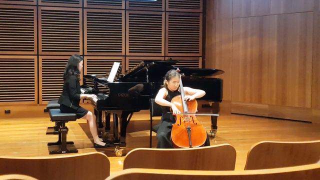 Haydn - Cello concerto No.1: I.Moderato смотреть онлайн